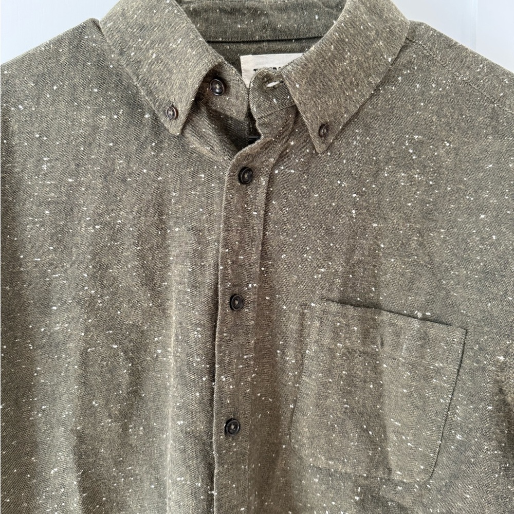 Taylor Stitch Jack in Olive Slub Chambaray